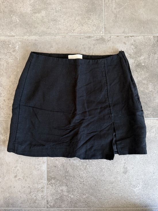 H&M Dresses & Skirts - H&M Black Women's Linen Mini Skirt with Front Slit